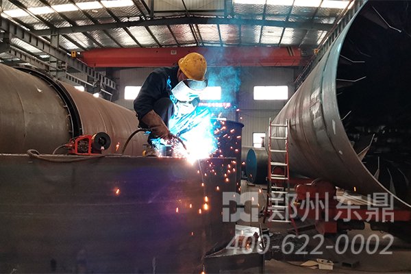 東鼎污泥烘干機廠家車間制造現場